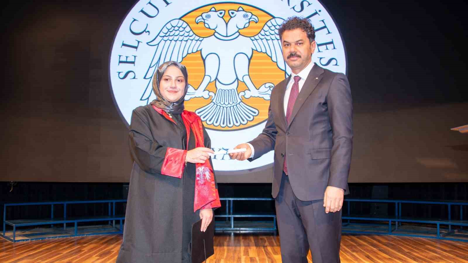 Selçuk Tıp’tan 185 genç doktor mezun oldu 