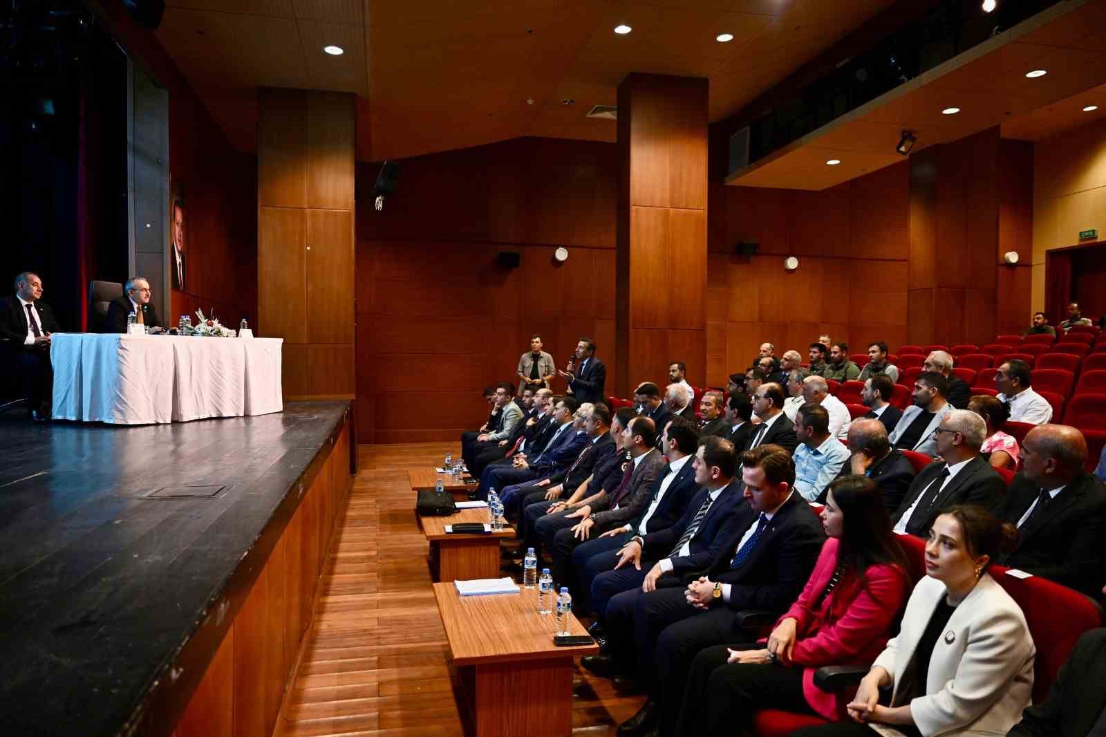 Malatya’da sokak hayvanları için kapsamlı önlem planı görüşüldü 