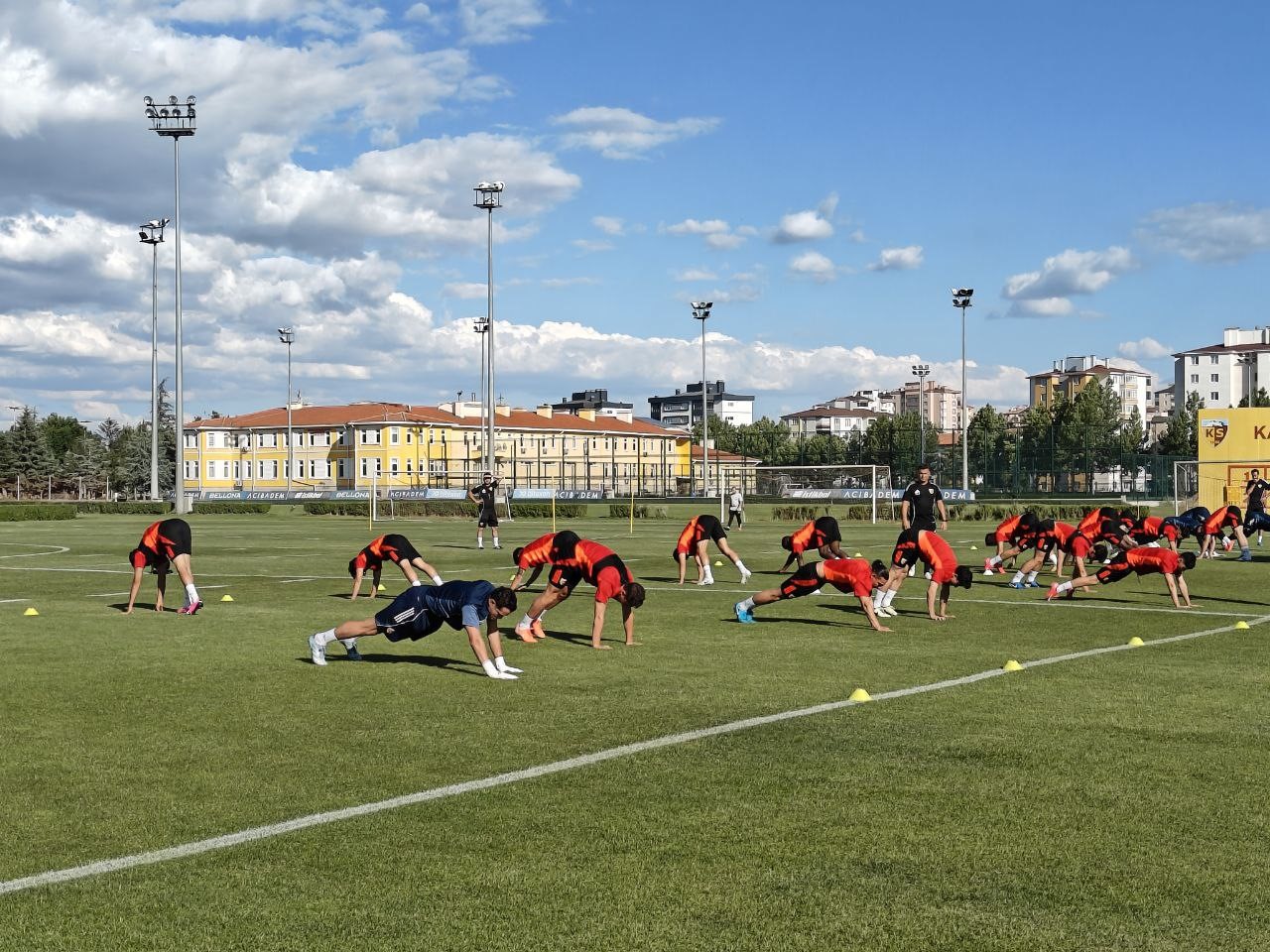 Kayserispor, 59. yıldönümünde topbaşı yaptı 