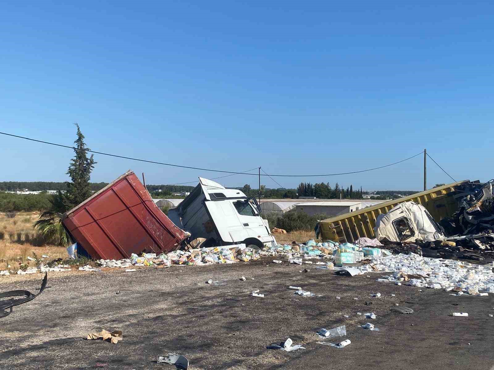 Antalya’da iki tır çarpıştı: 1 ölü, 1 yaralı 