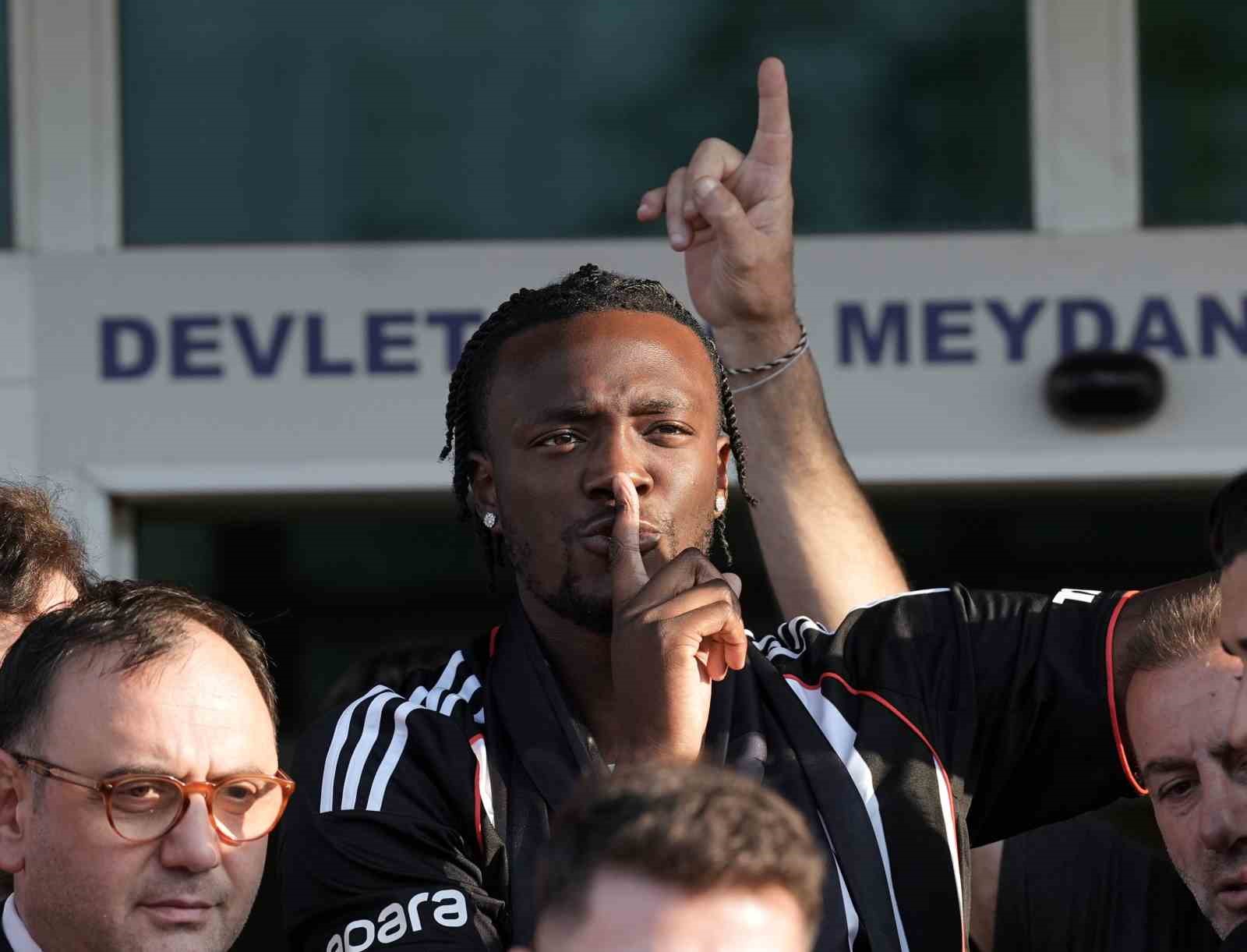 Beşiktaş’ın yeni transferi Tammy Abraham, İstanbul’a geldi 