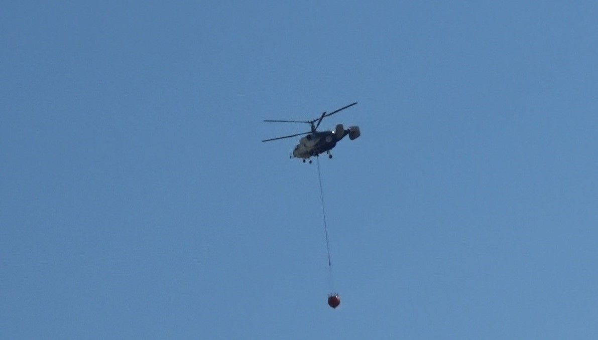 Manisa’daki alevlere 5 uçak ve 7 helikopterle müdahale 