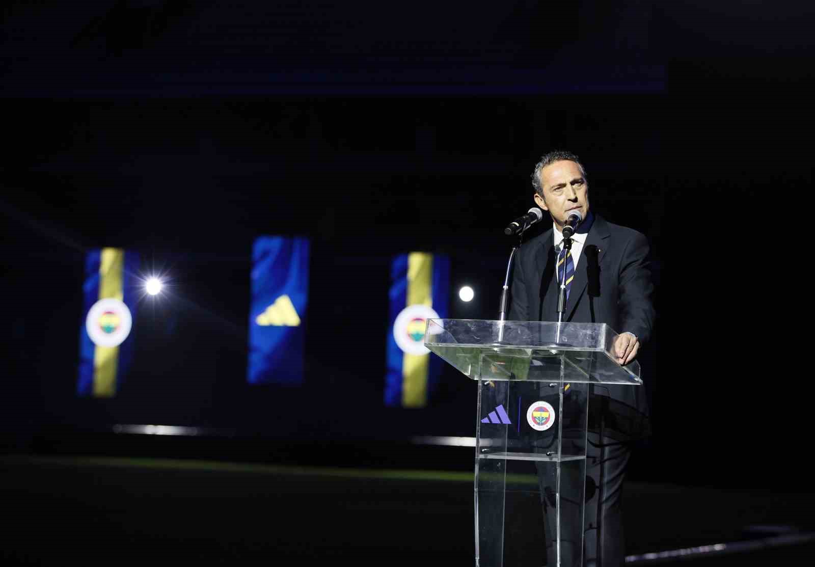 Fenerbahçe’nin 2025-2026 sezonu formalarının lansmanı yapıldı 