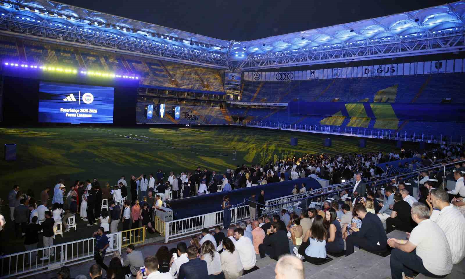 Fenerbahçe’nin 2025-2026 sezonu formalarının lansmanı yapıldı 