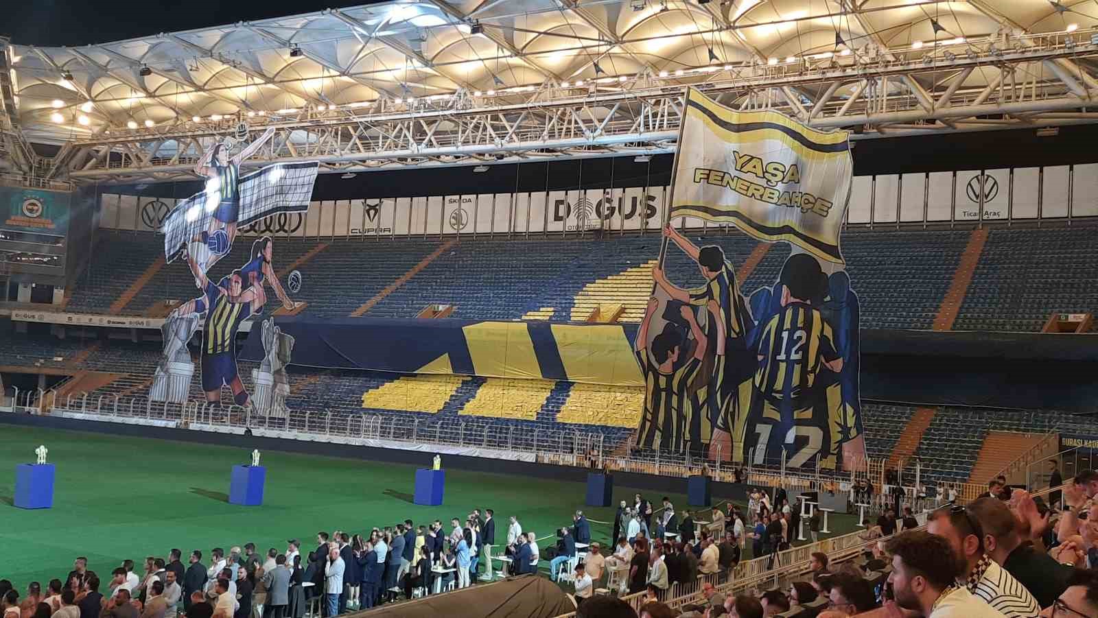 Fenerbahçe’nin 2025-2026 sezonu formalarının lansmanı yapıldı 