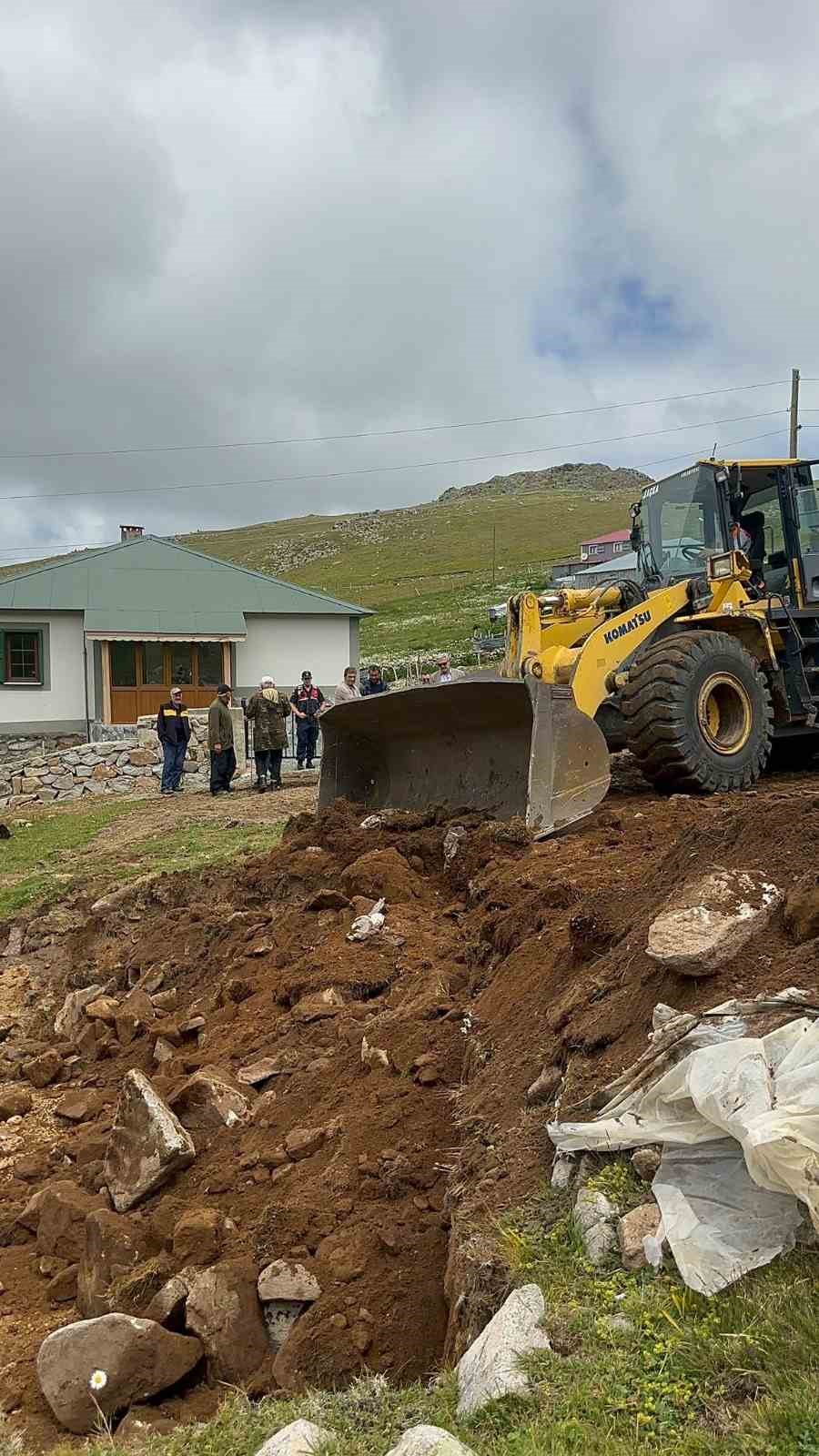 Trabzon’da kaçak yapılar yıkılıyor 