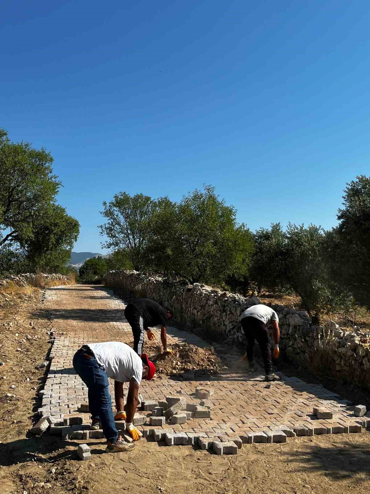 Yaykın Mahallesi’nde yol çalışmaları devam ediyor 