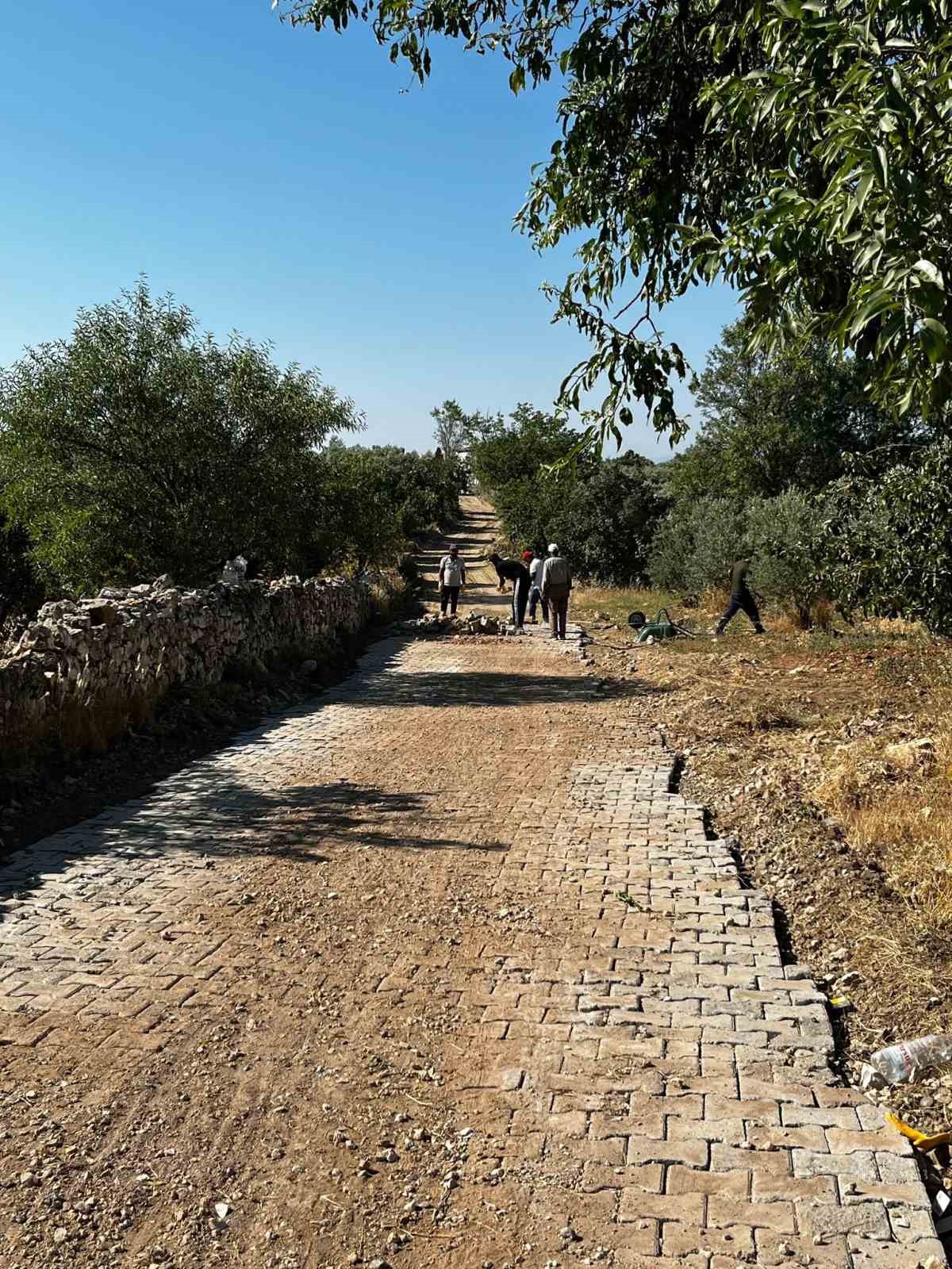 Yaykın Mahallesi’nde yol çalışmaları devam ediyor 