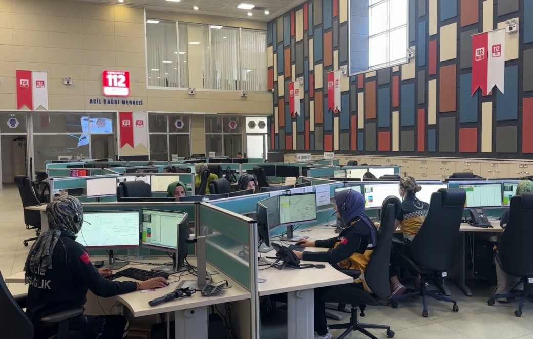 Osmaniye’de 112 personeli telefonla tarif ettiği yöntemle vatandaşı hayata döndürdü 