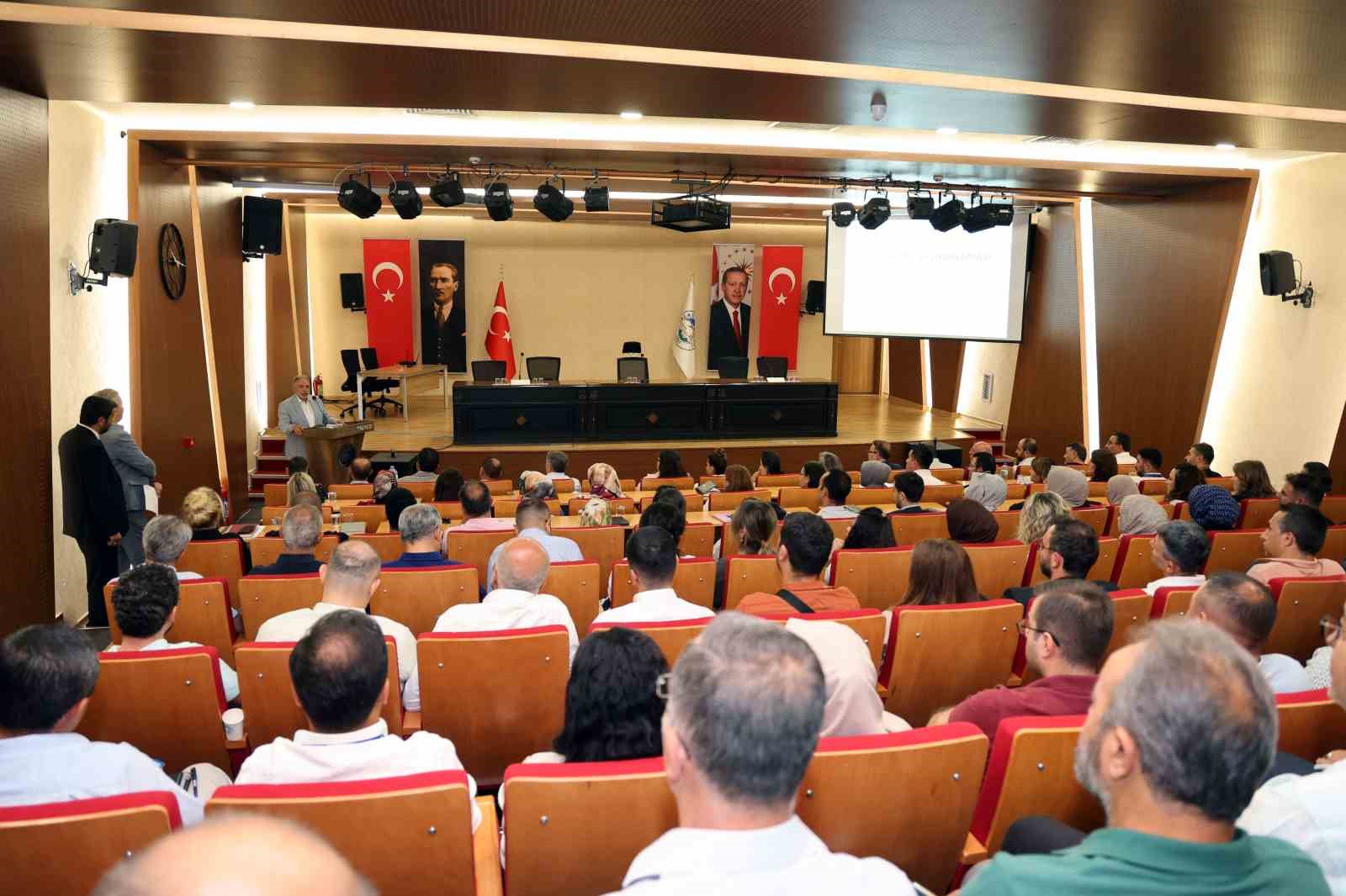 Talas’tan yerel yönetimlere bütçe rehberi eğitimi 