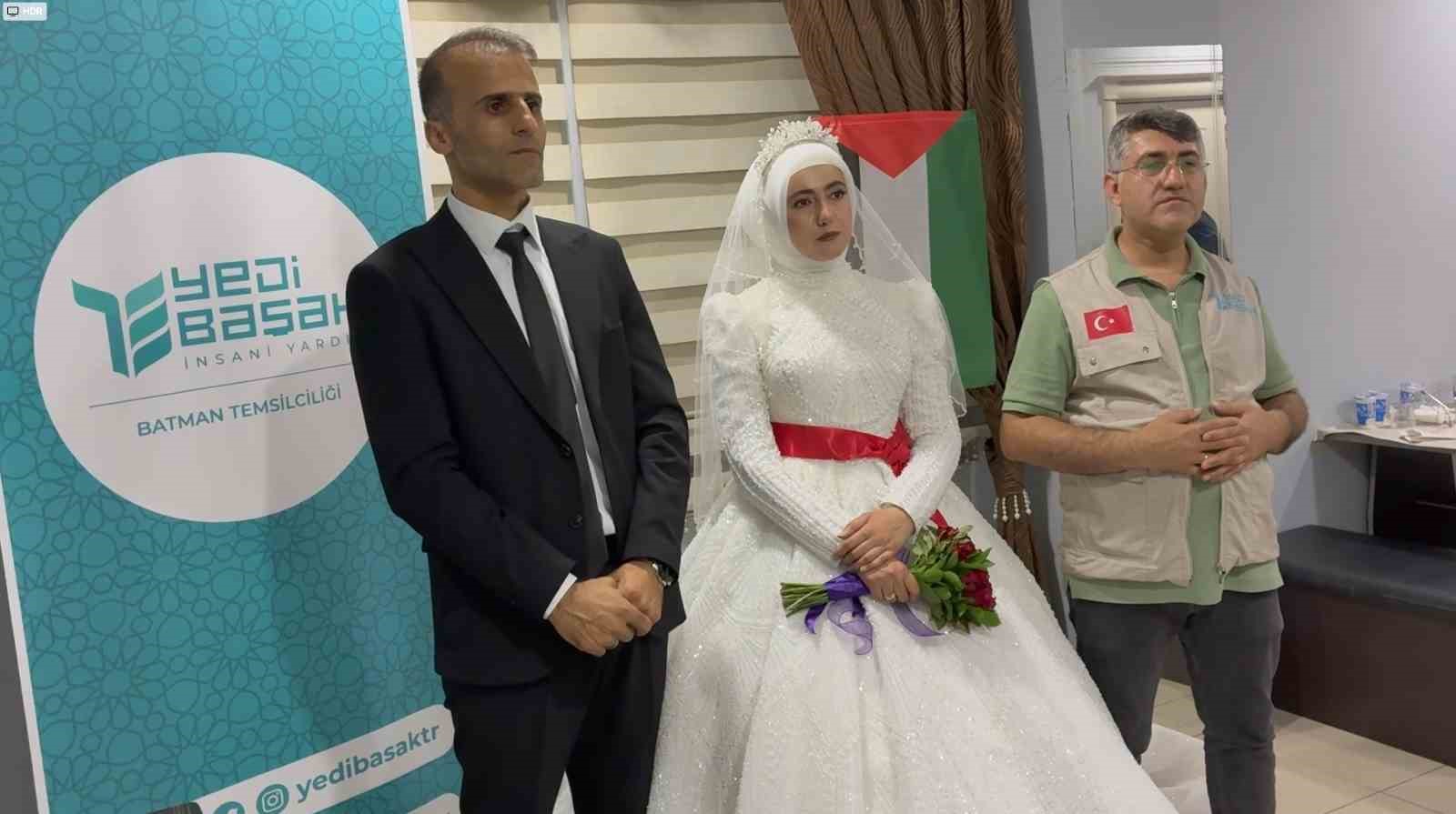 Batmanlı genç çift, düğün sofrasını Gazze ile paylaştı 