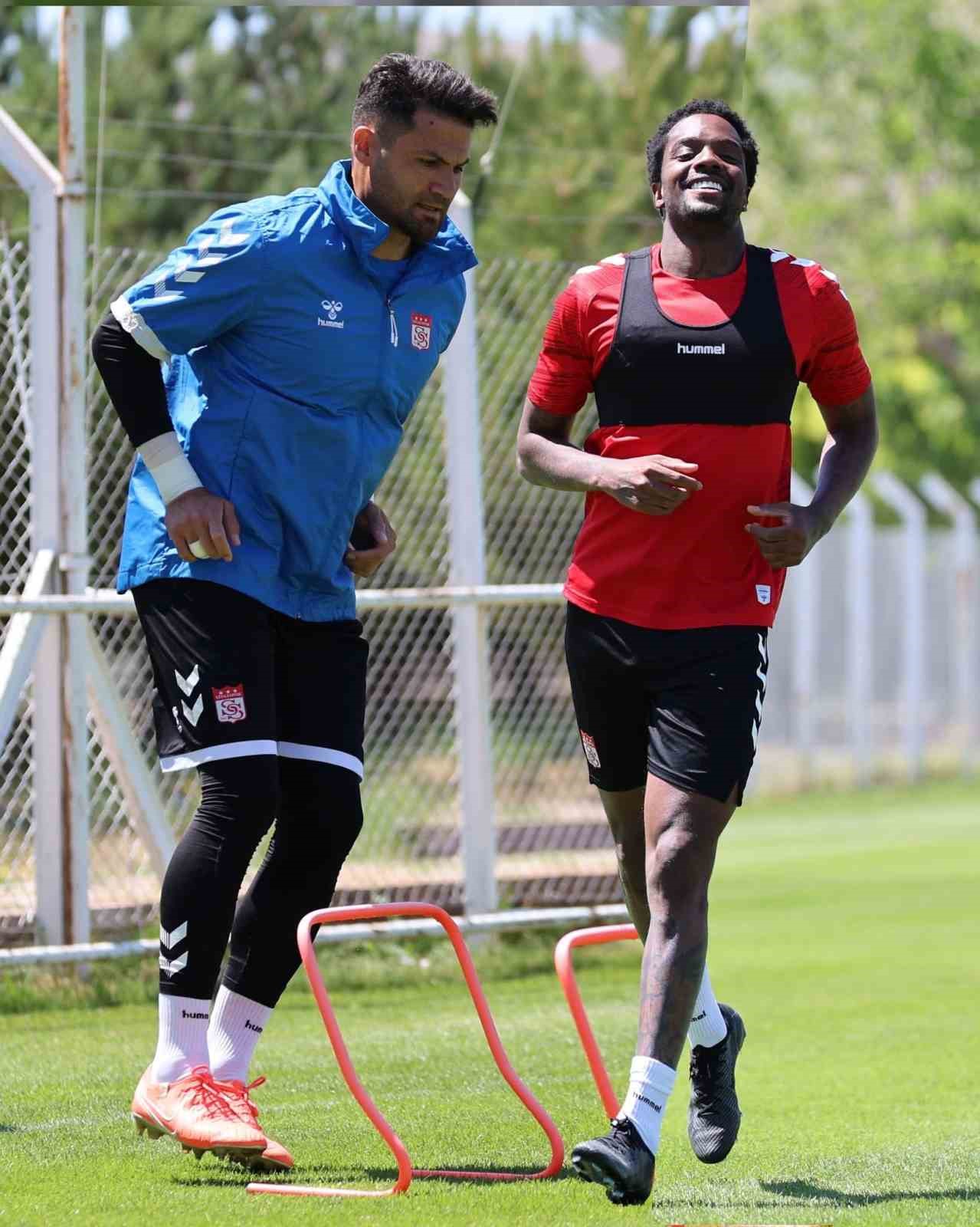 Sivasspor’da yeni sezon hazırlıkları sürüyor 