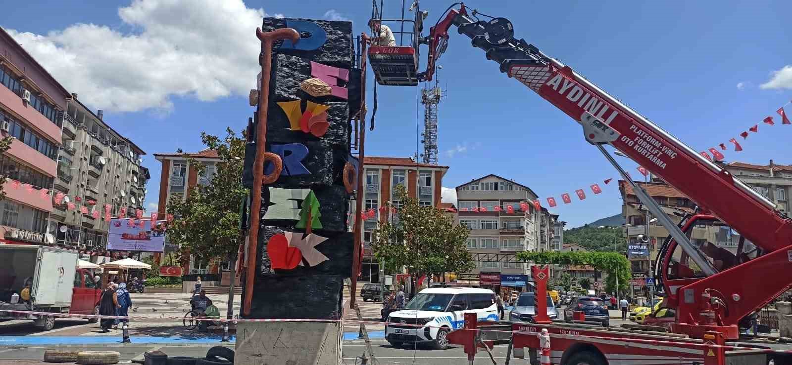 Devrek Belediyesi’nden yöresel figürlü heykeli çalışması 