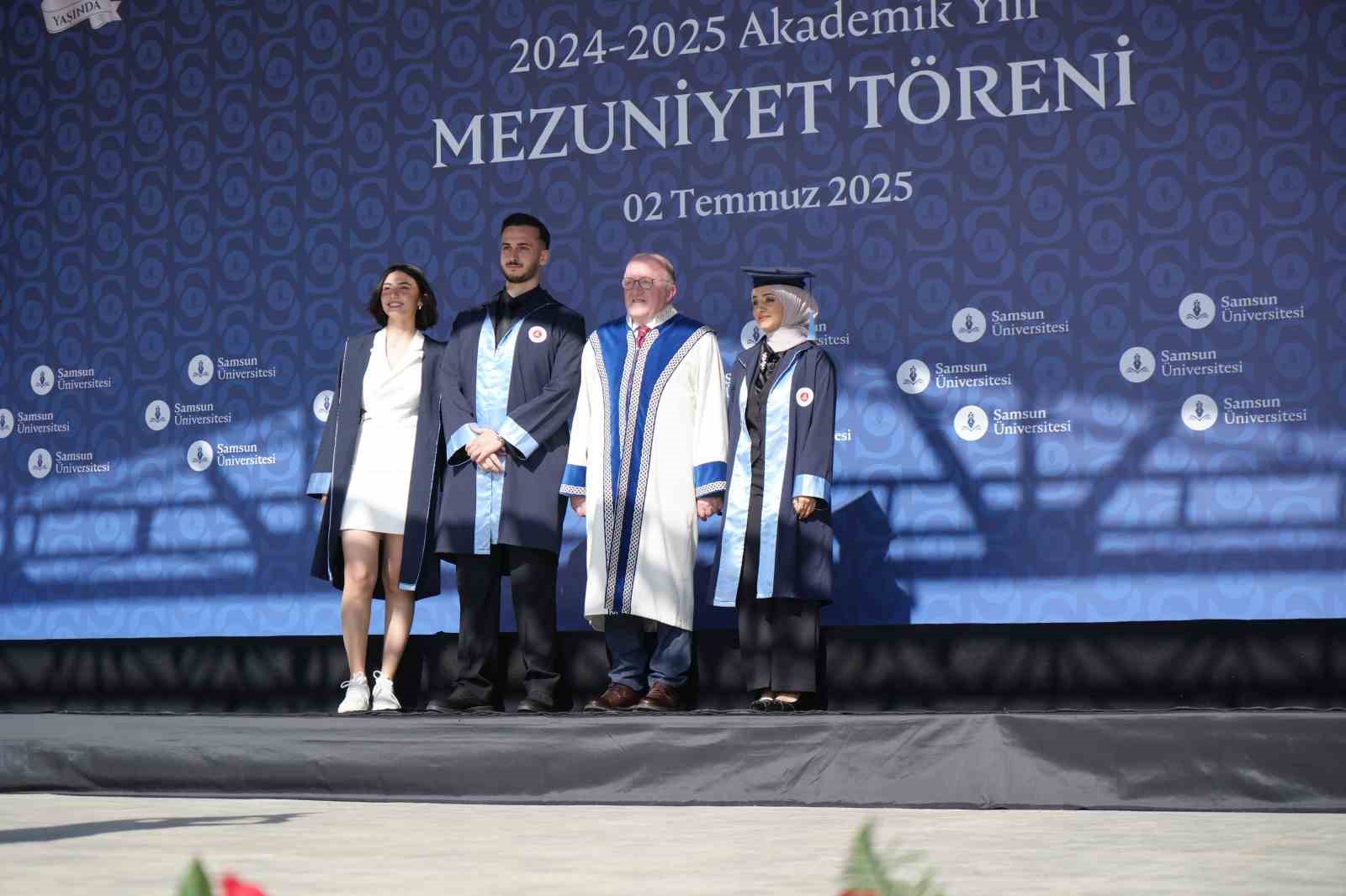 Yemenli öğrenci Samsun’da üniversite birincisi oldu 