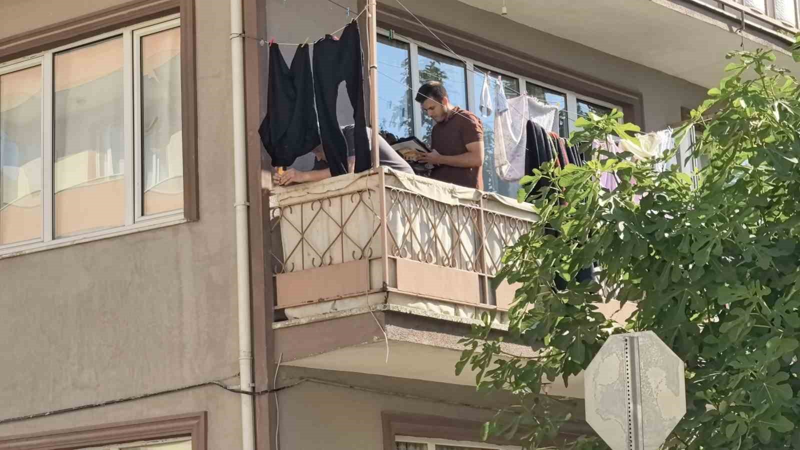 İnegöl’de balkondan düşen 3 yaşındaki çocuk ağır yaralandı 