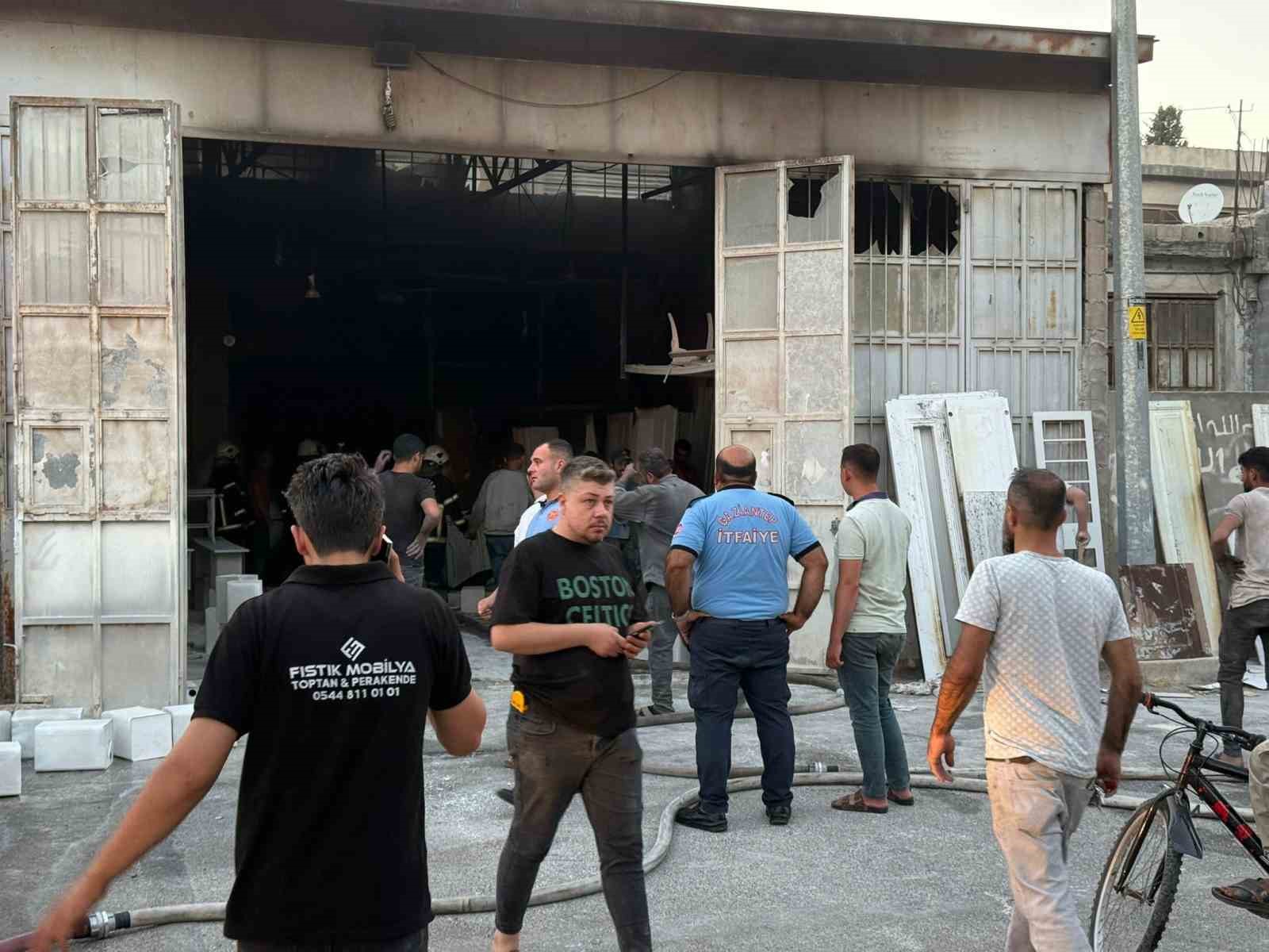 Mobilya dükkanında yangın