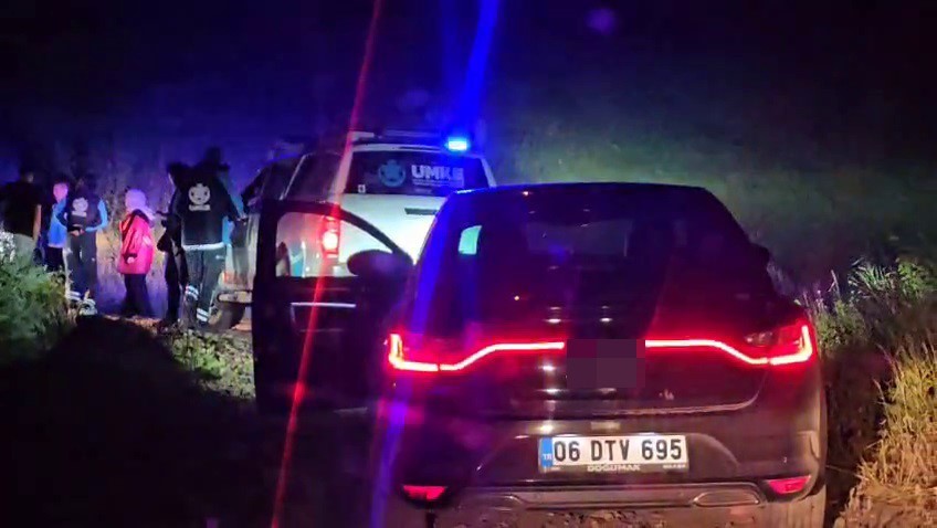 Düşen uçağın enkazını arama çalışmaları sürüyor 