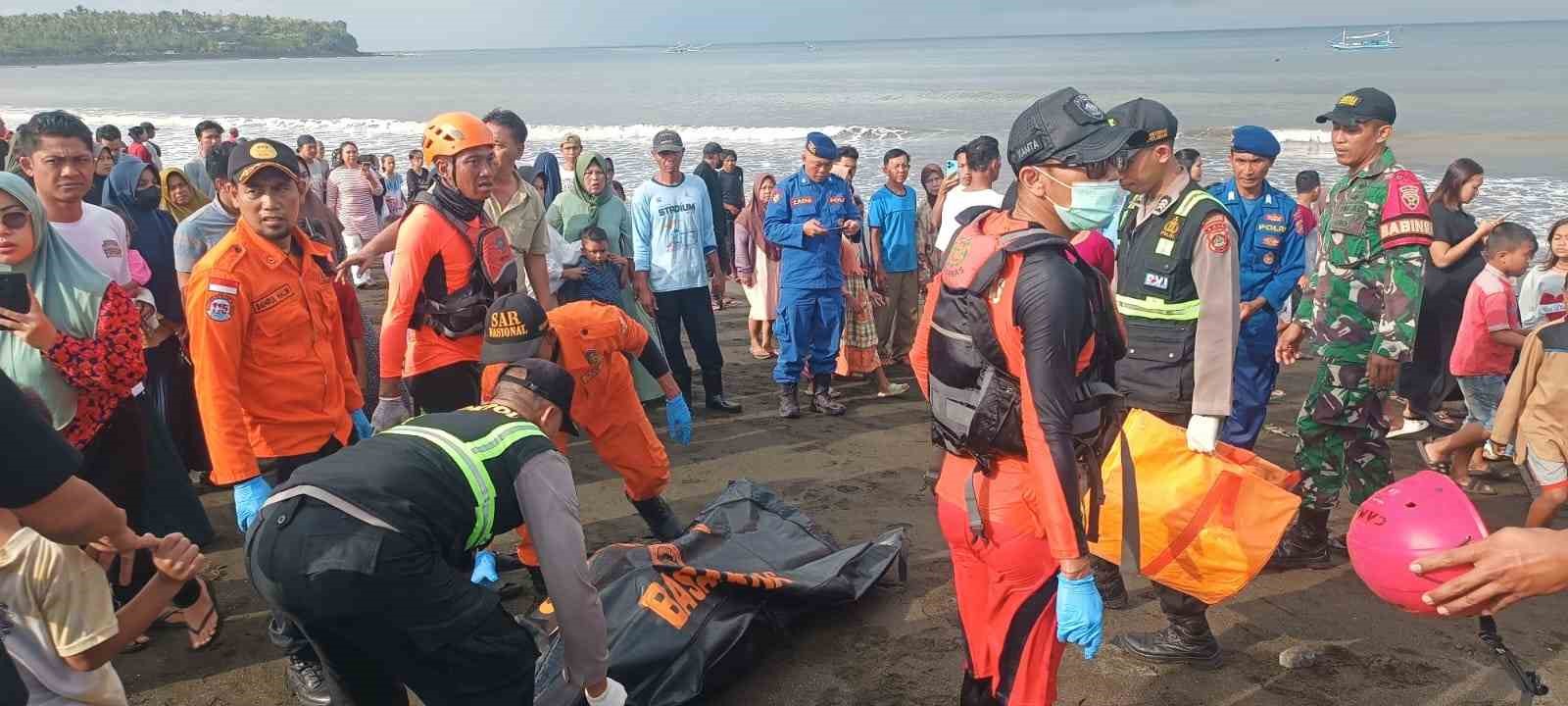 Endonezya’da turistik Bali Adası’na giden feribot battı: 4 ölü, 31 kayıp 