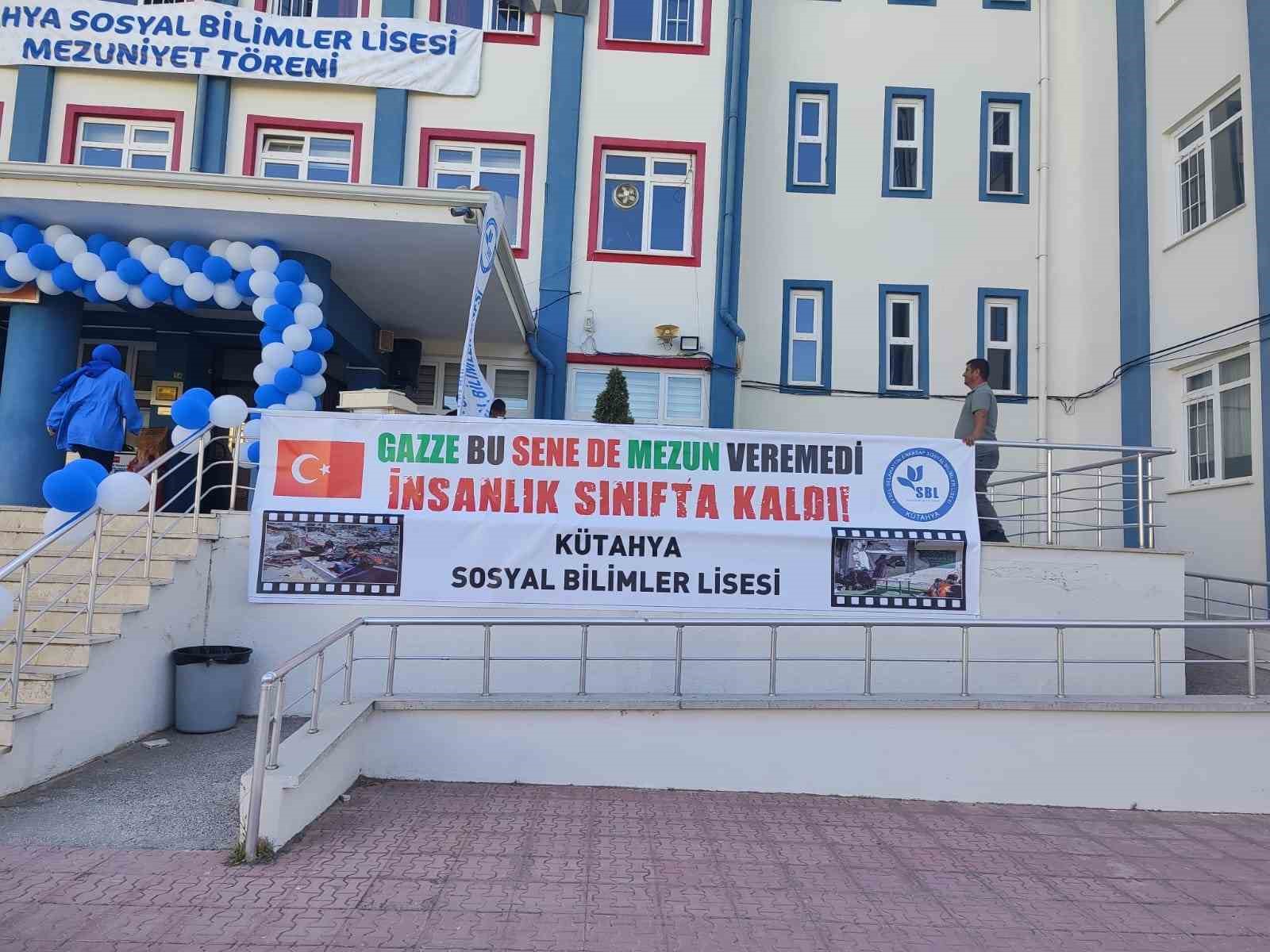 Mezun öğrencilerden Gazze için anlamlı mesaj 