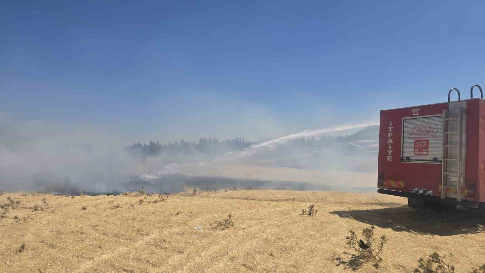 İslahiye’de 150 dönüm arazi kül oldu 