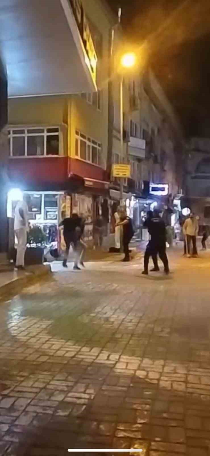 Bıçak çektiği polis tarafından bacağından vurulan şahıs tutuklandı 