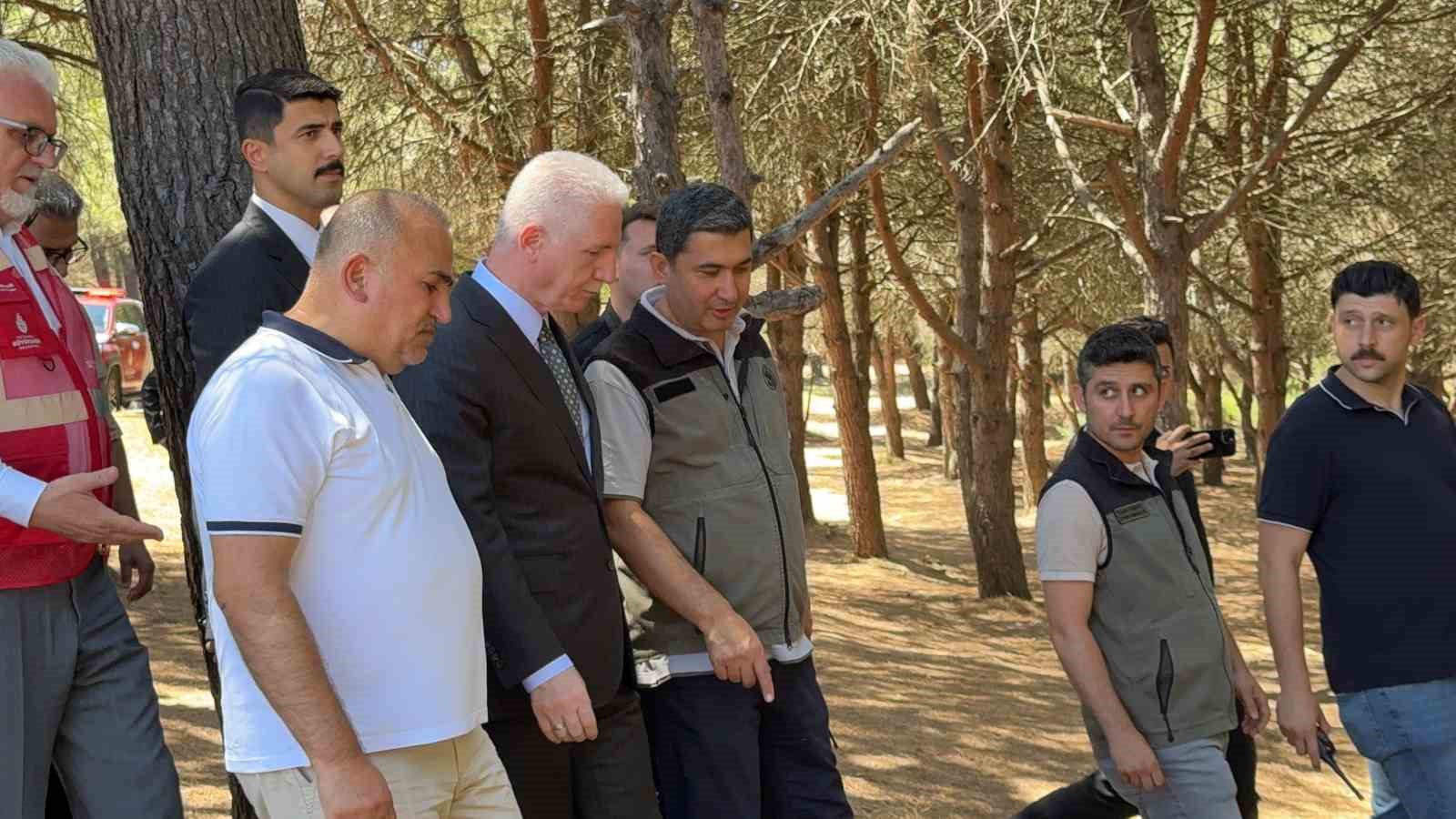 İstanbul Valisi Davut Gül, Sultangazi Kent Ormanı’nda incelemelerde bulundu: 