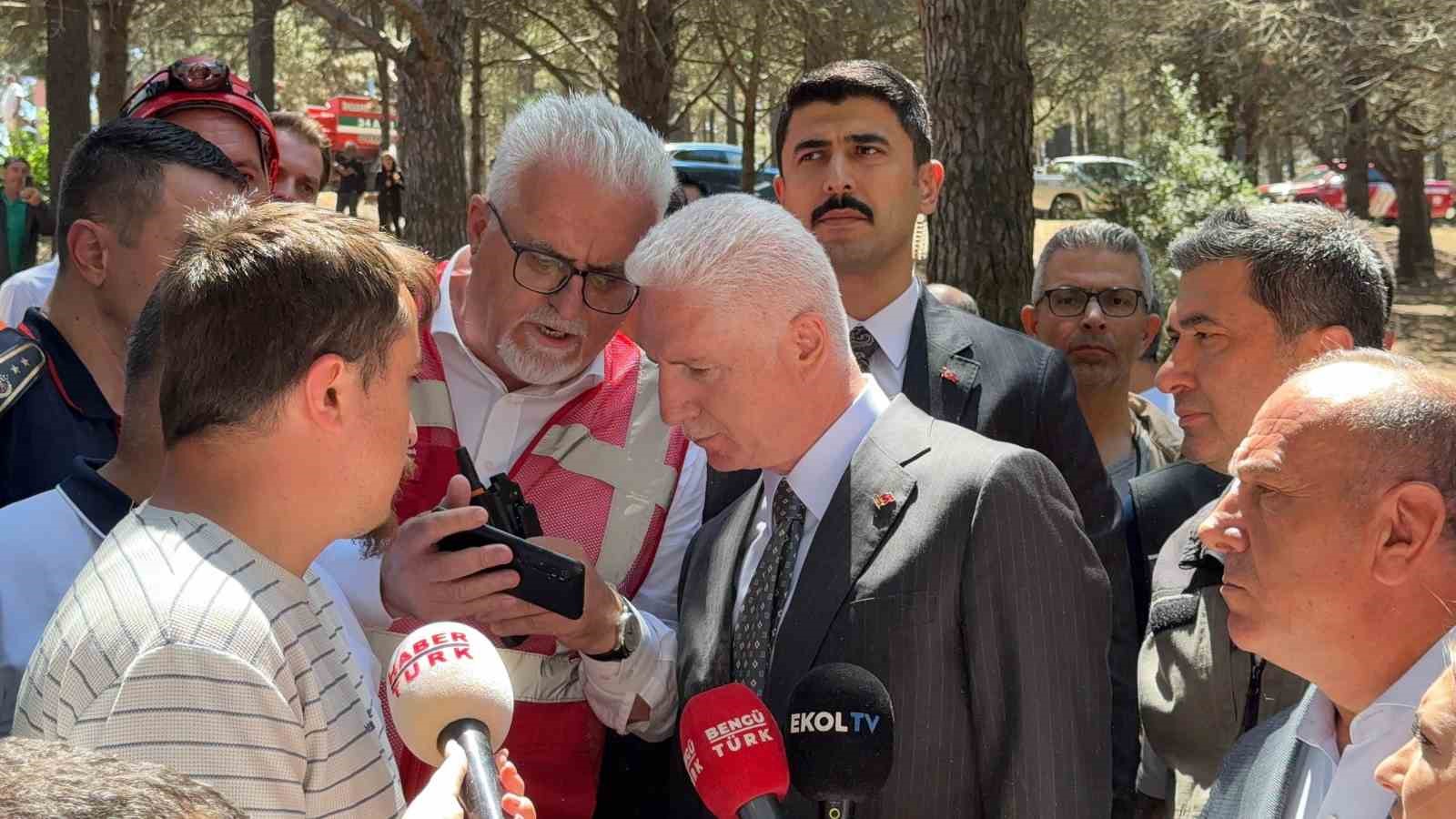 İstanbul Valisi Davut Gül, Sultangazi Kent Ormanı’nda incelemelerde bulundu: 