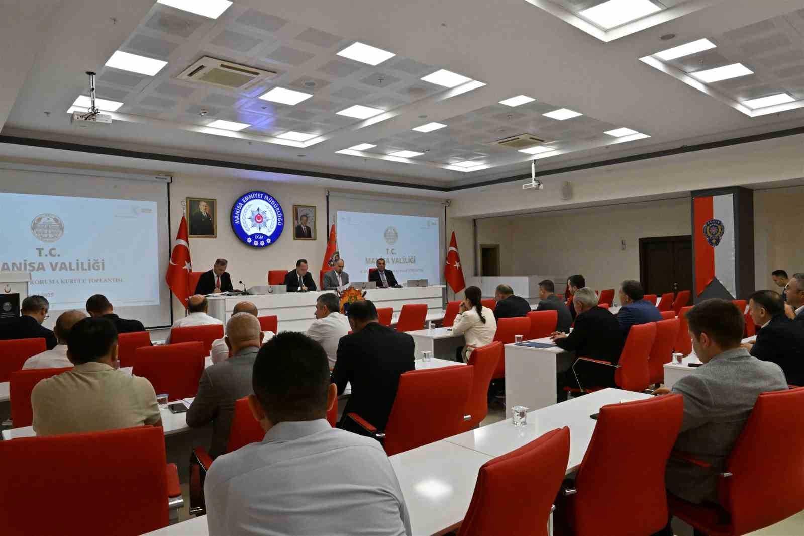 Manisa’da sahipsiz hayvanlar için etkin tedbirler masaya yatırıldı 