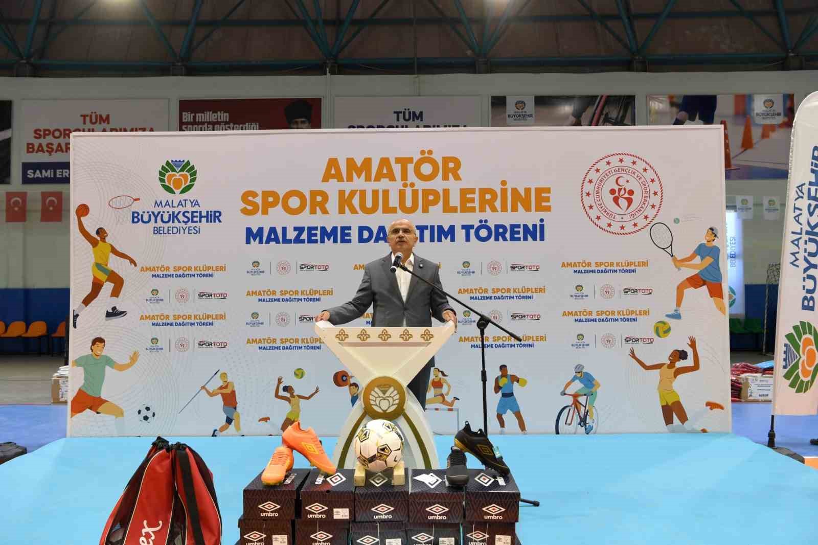 Amatör spor kulüplerine 10 Milyon TL değerinde malzeme desteği sağlandı 