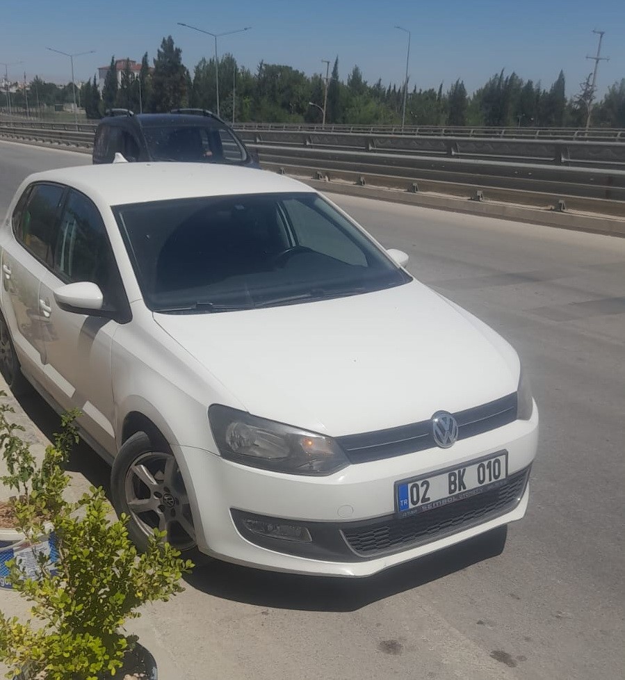 Otomobille motosiklet çarpıştı: 2 yaralı 