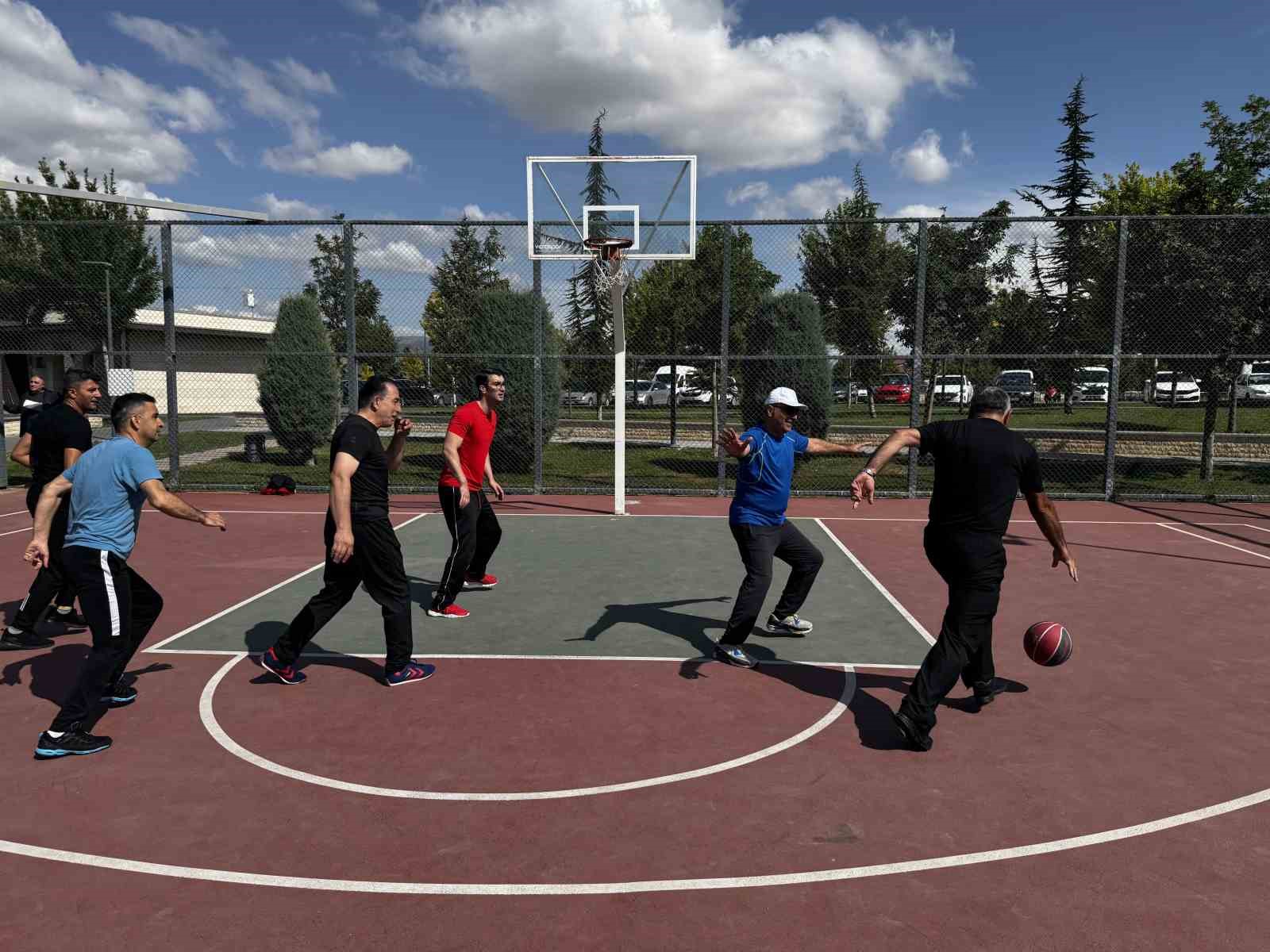 Çorum’da zabıta ekipleri sporla zinde kalıyor 