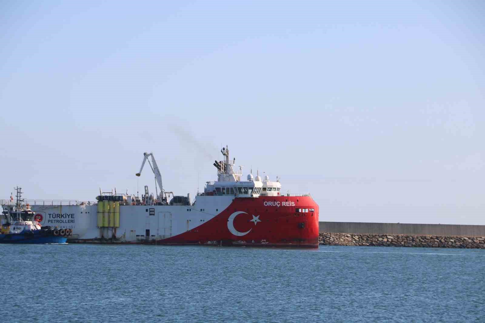 Oruç Reis Sismik Araştırma Gemisi, Filyos Limanı’na demirledi 