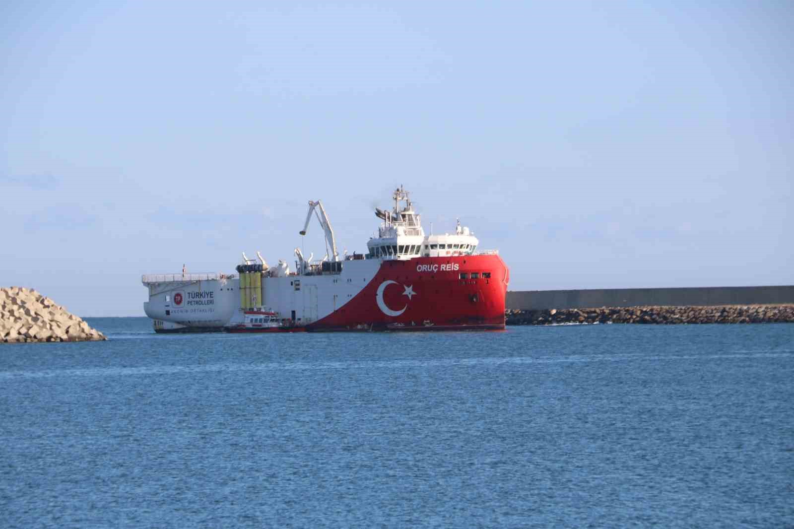 Oruç Reis Sismik Araştırma Gemisi, Filyos Limanı’na demirledi 