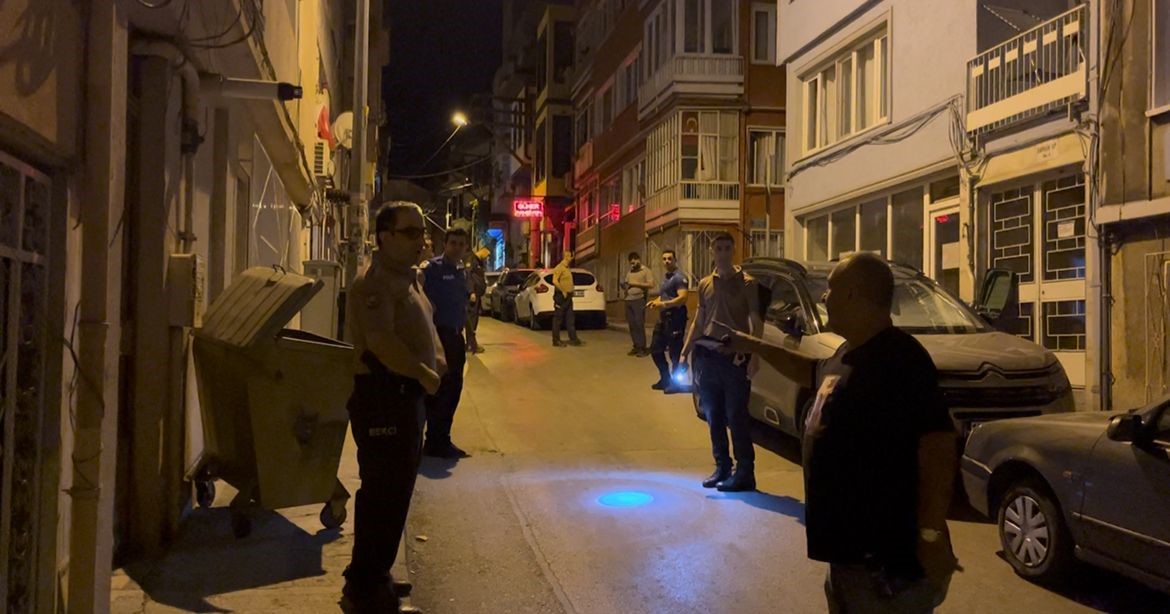 Bursa’da kavgada önce silahlar, sonra bıçaklar çekildi: 2 yaralı 