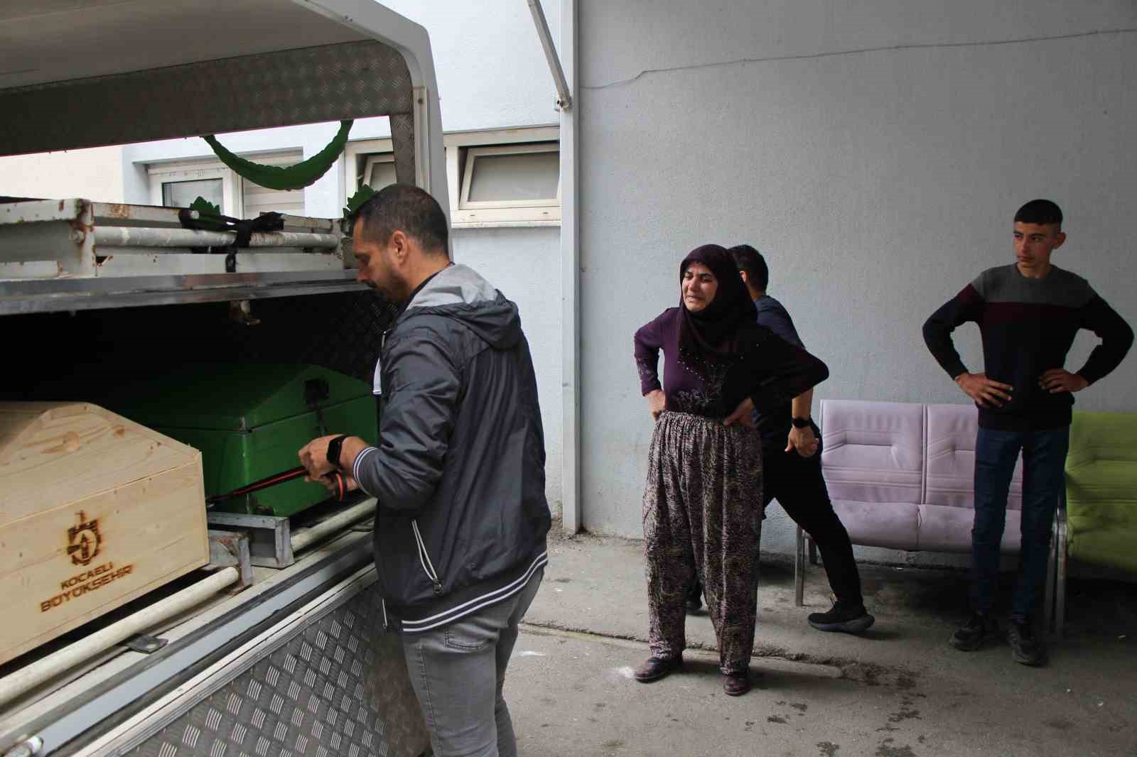 Amasya’da cezaevinden çıkan adam tartıştığı eşini vurup intihar etti 