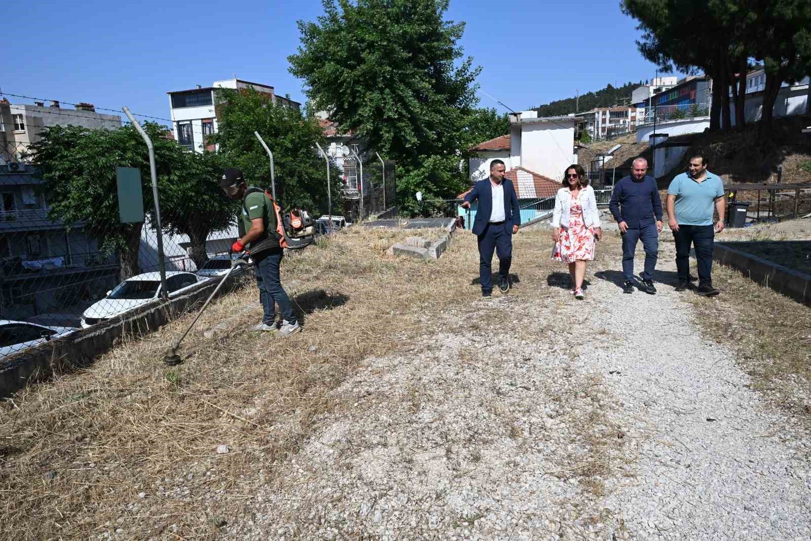 Su depolarının çevresinde yangın riskine karşı temizlik 