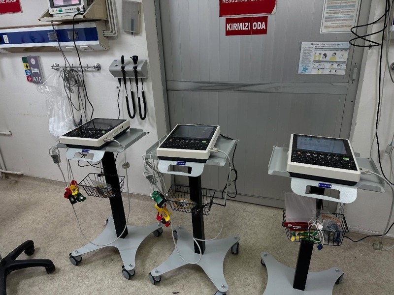 Gerze Devlet Hastanesi’ne 12 kanallı dijital EKG cihazı 