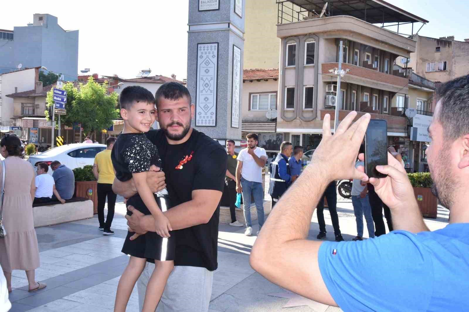 Sındırgılı güreşçi Burak Bozkurt kalp krizine yenik düştü 