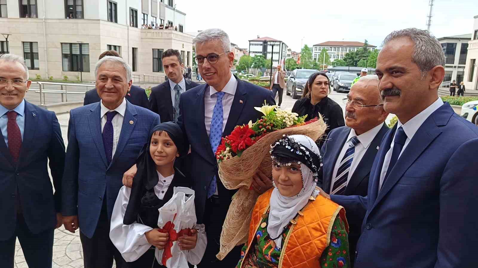 Bakan Memişoğlu: 