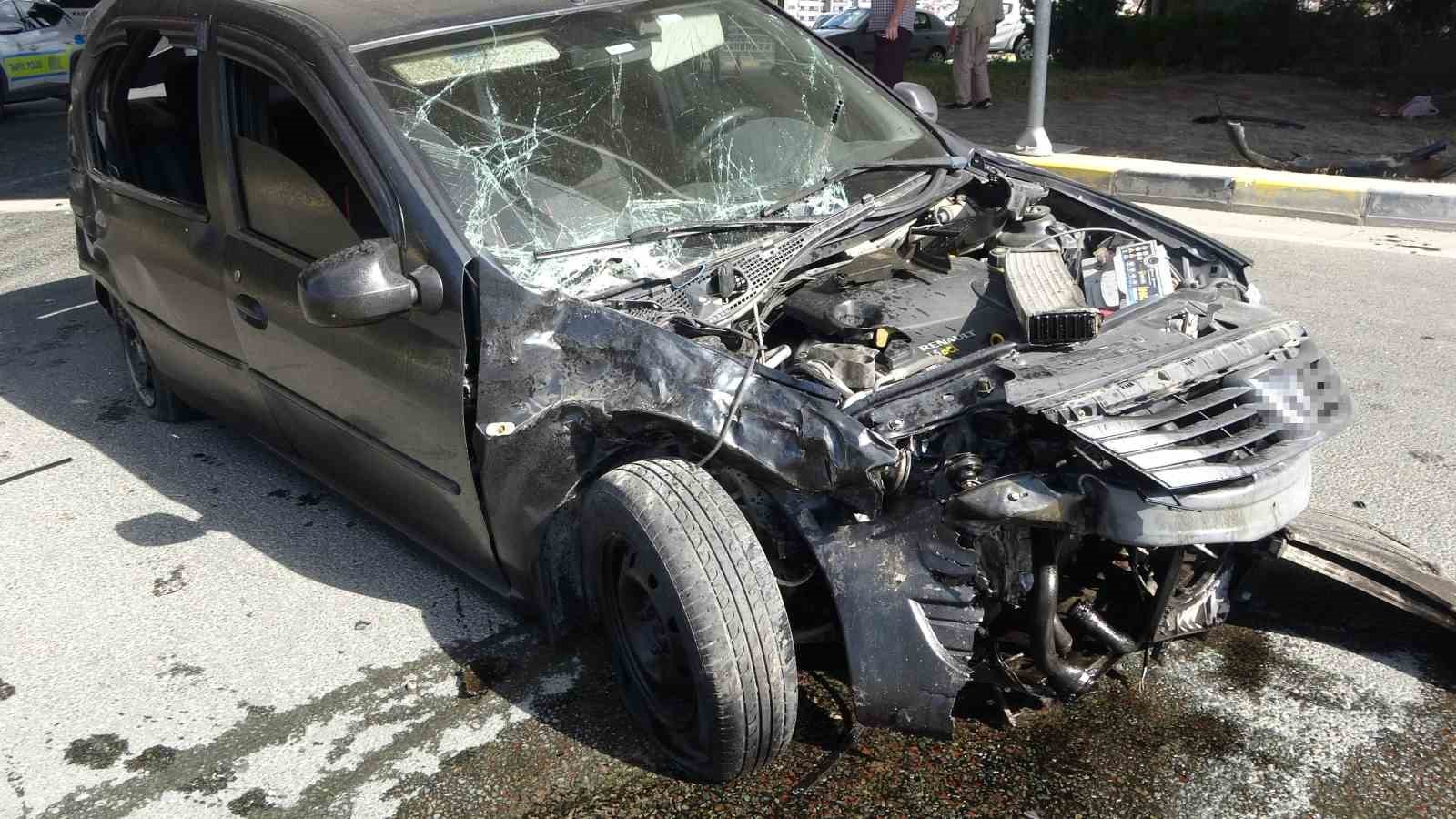Kastamonu’da minibüs ile otomobil çarpıştı: 4 yaralı 