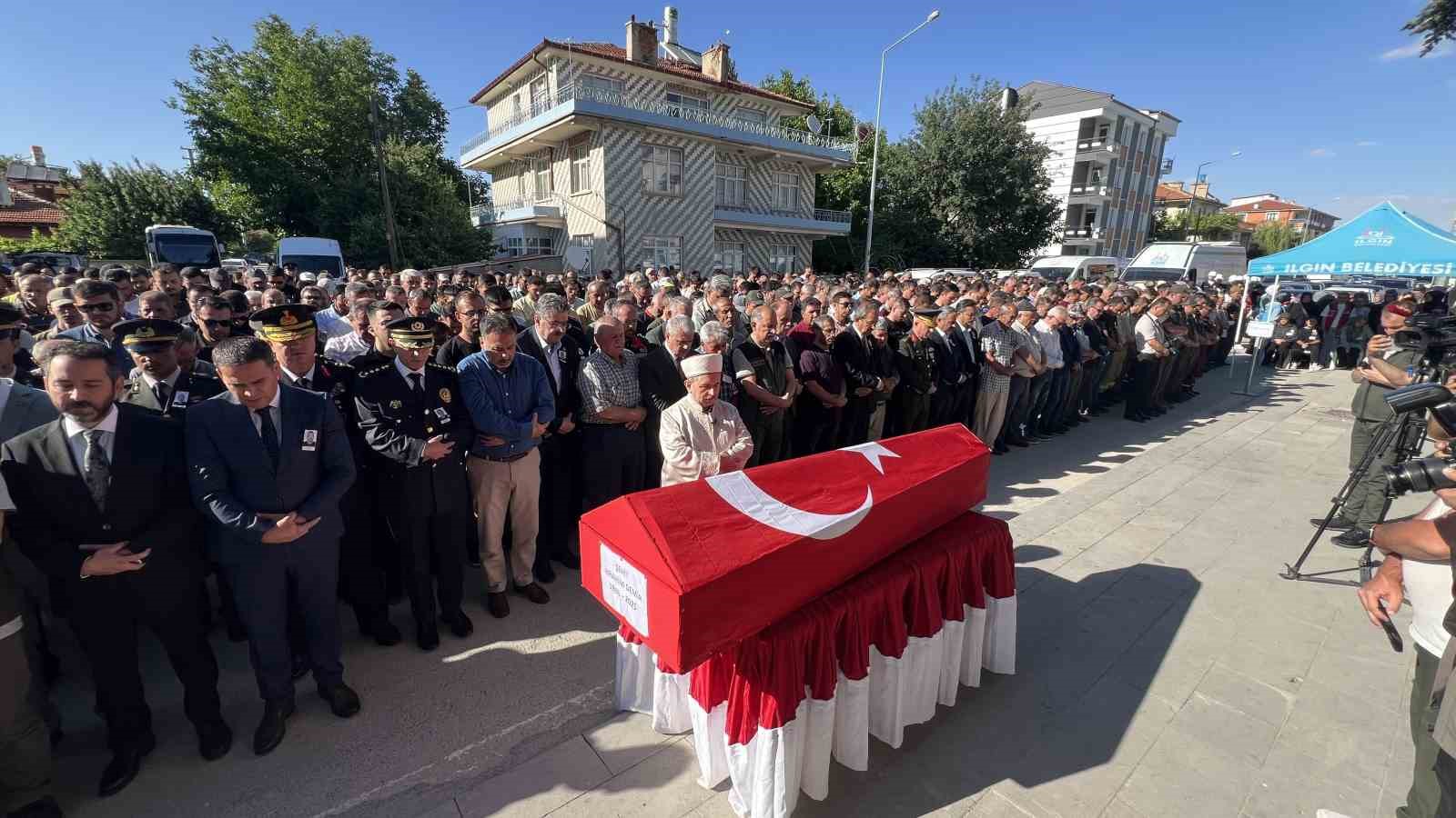 Orman yangınında şehit olan olan İbrahim Demir, Konya’da son yolculuğuna uğurlandı 