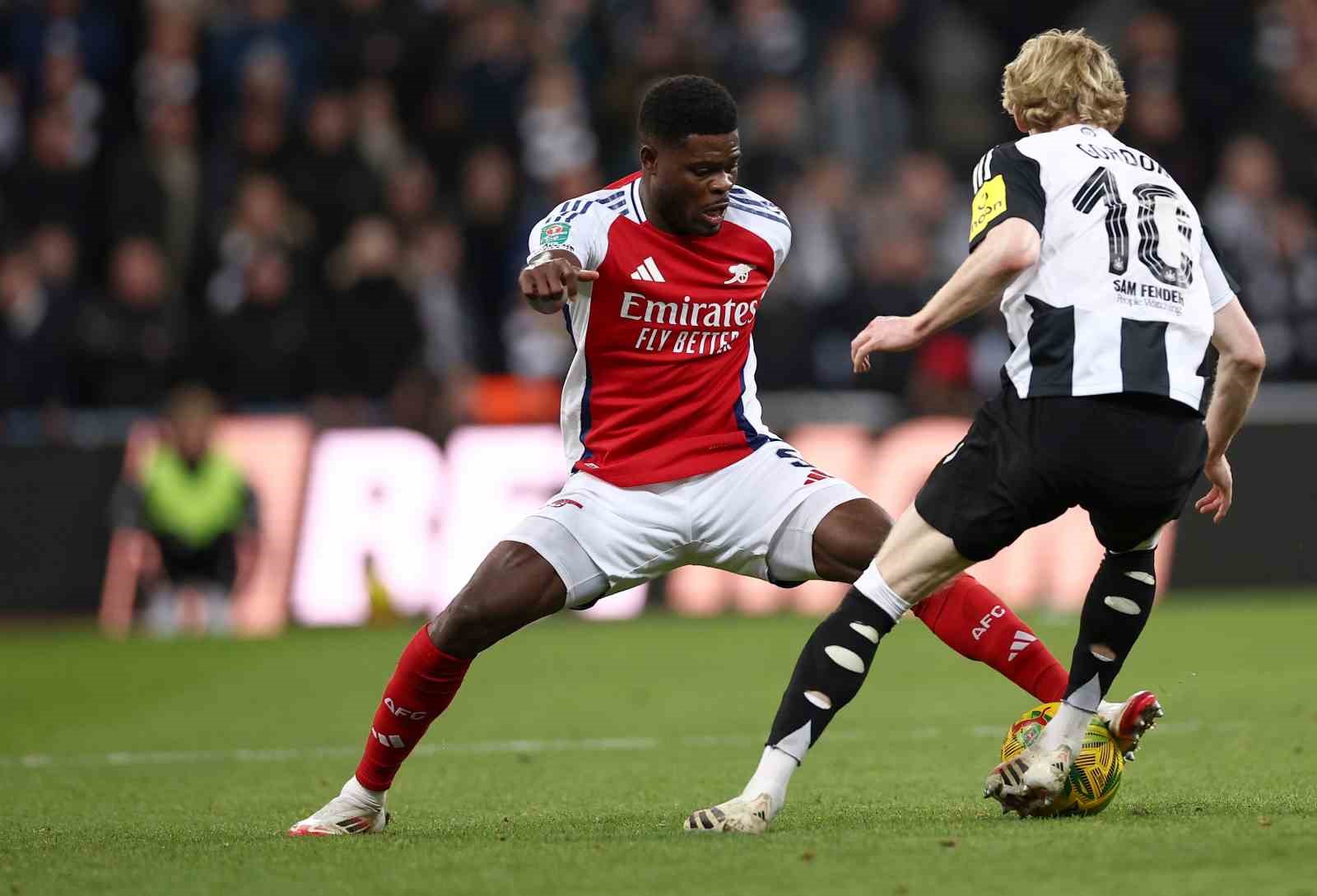 Eski Arsenal oyuncusu Partey hakkında cinsel saldırı suçlaması 