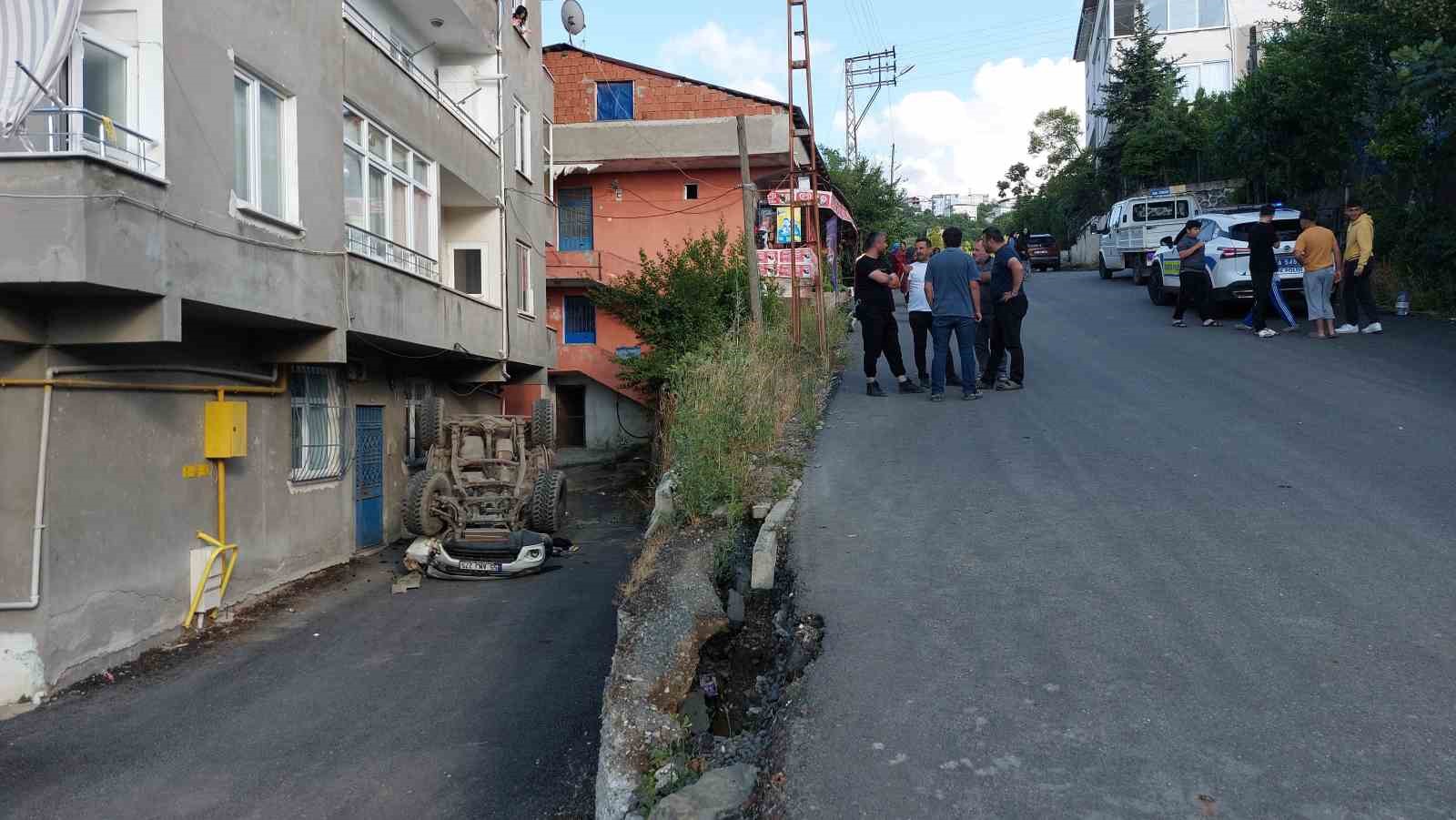 Park halindeki kamyonet hareket ederek 8 yaşındaki çocuğa çarptı 