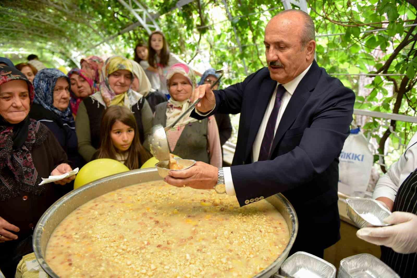 Kastamonu’da 2 bin 500 kişiye aşure ikram edildi 