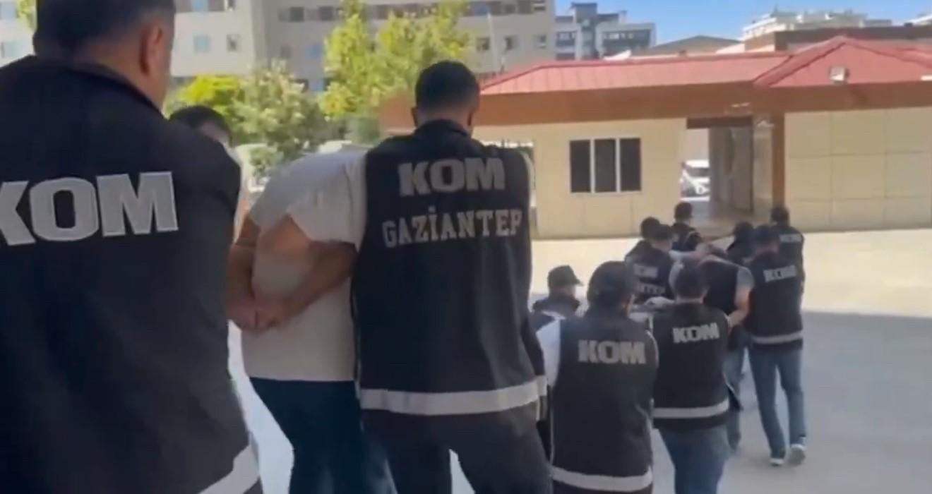 Gaziantep’te ehliyet sınavında 56 joker yakalandı 