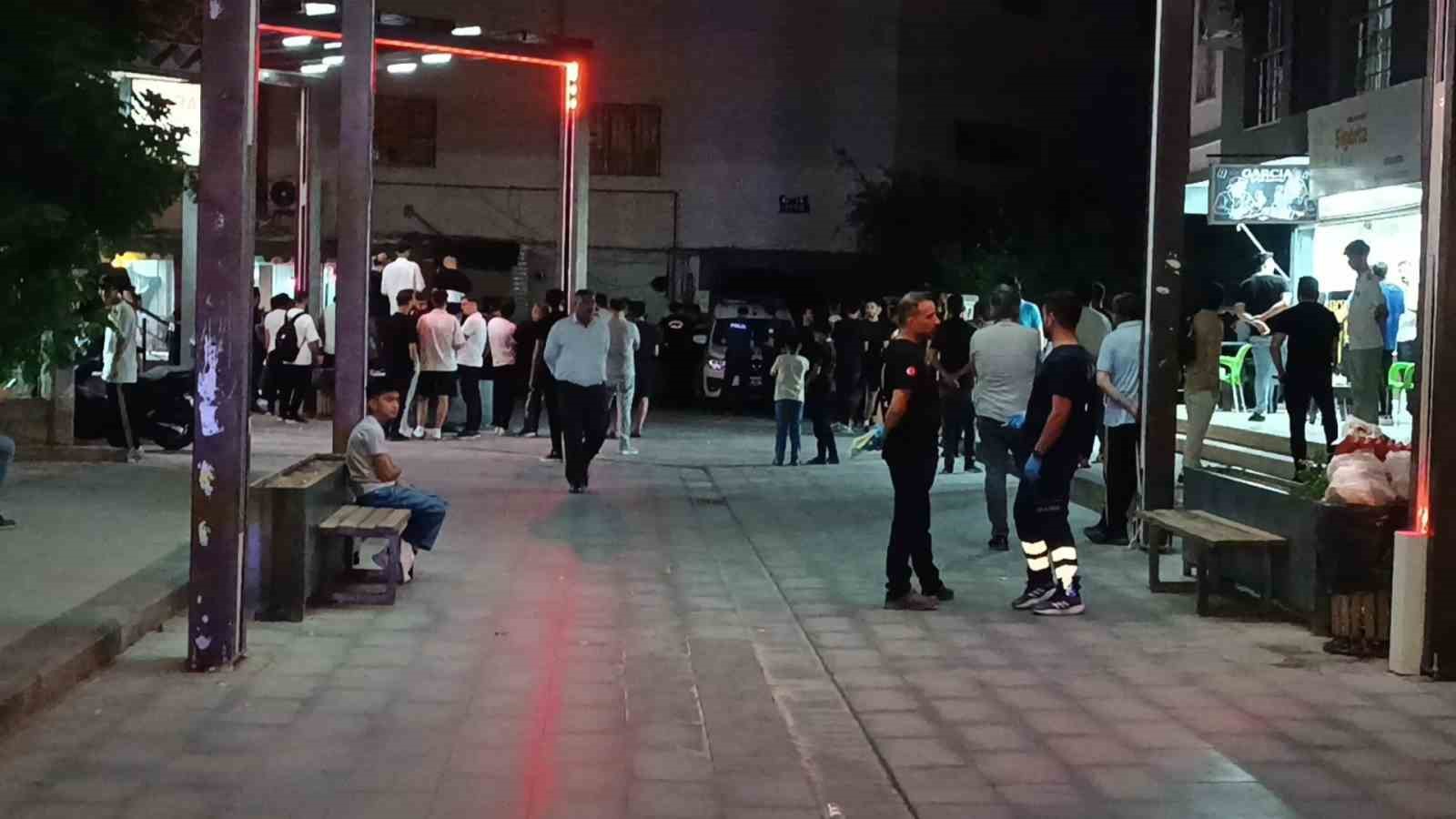 Batman’da aparmanın giriş katına sığınan firari şahıs ikna sonucu teslim oldu 