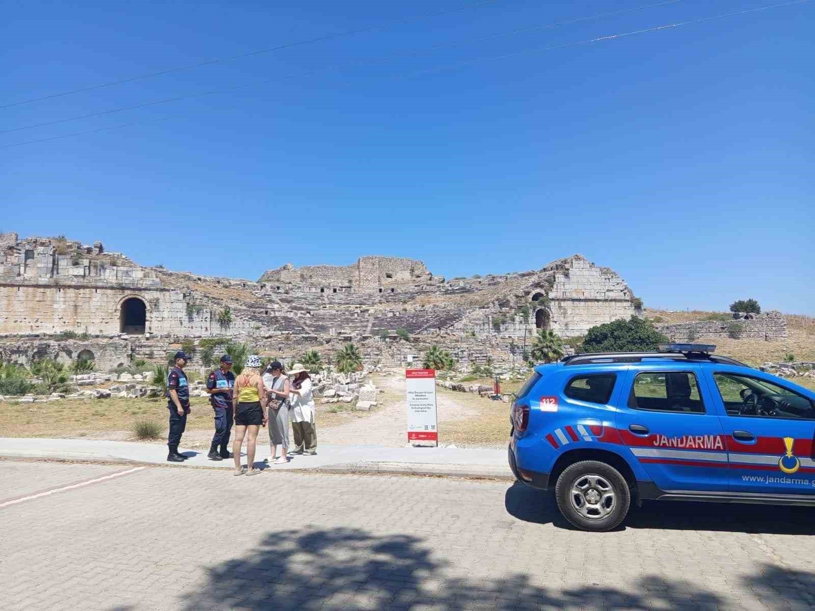Didim jandarması vatandaşları bilgilendirdi 