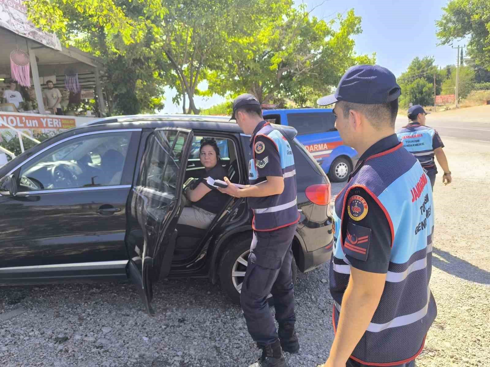 Didim jandarması vatandaşları bilgilendirdi 