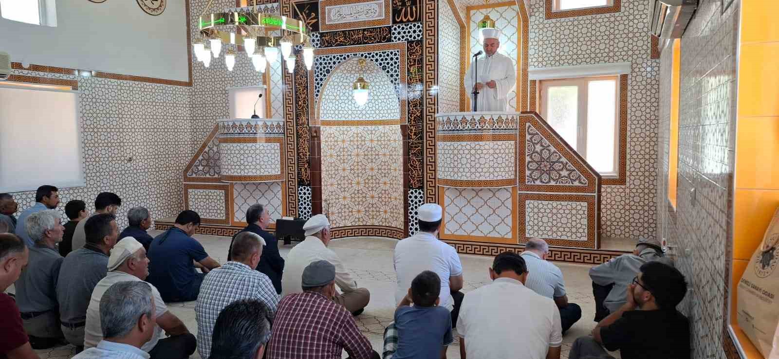 Belen Camii dualarla yeniden ibadete açıldı 
