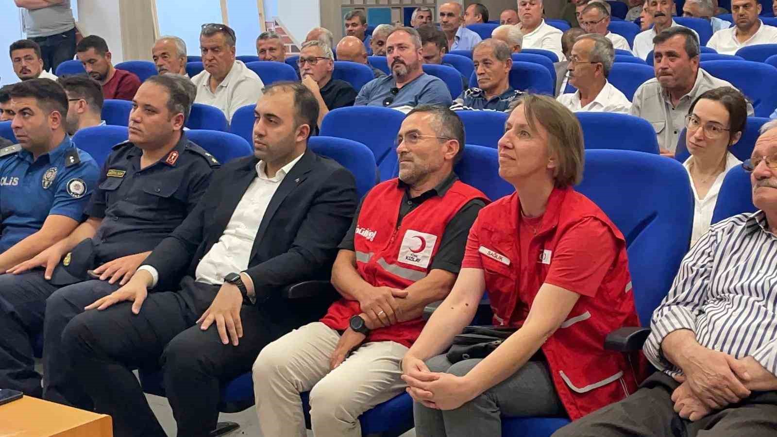Köy ve mahalle muhtarlarına ilkyardım eğitimi verildi 